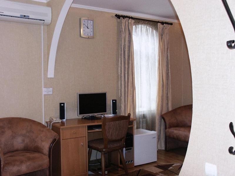 Pan Hotel Sumi Dış mekan fotoğraf