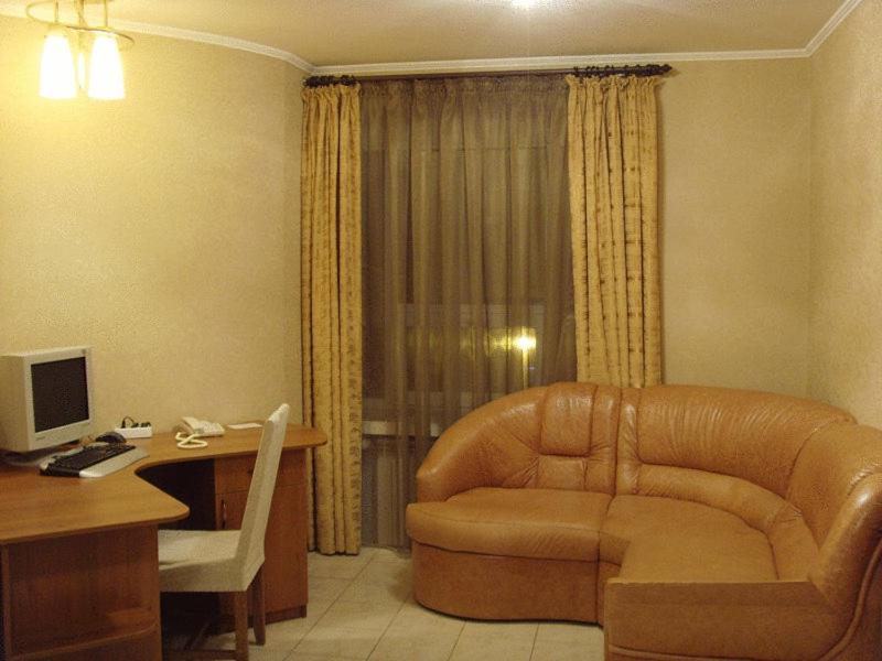 Pan Hotel Sumi Dış mekan fotoğraf